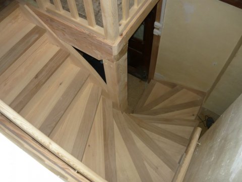 Réalisation d'escalier en bois à Ambert